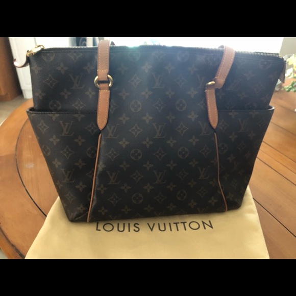 Louis Vuitton Monogrammed Totally PM Bag - Picture 2 of 7